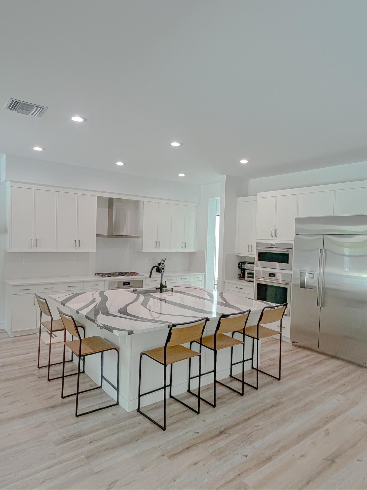 8227 Oceanus Drive
