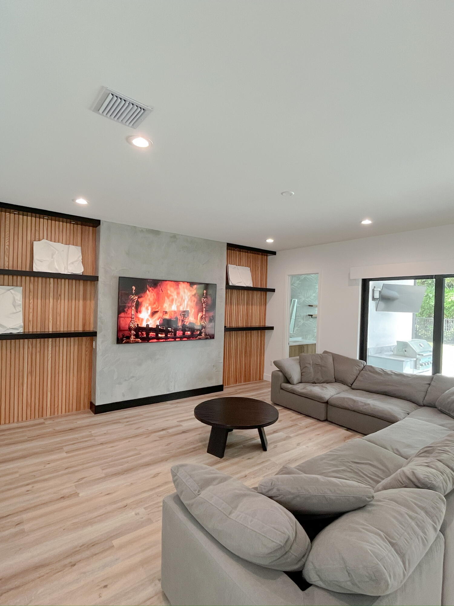 8227 Oceanus Drive
