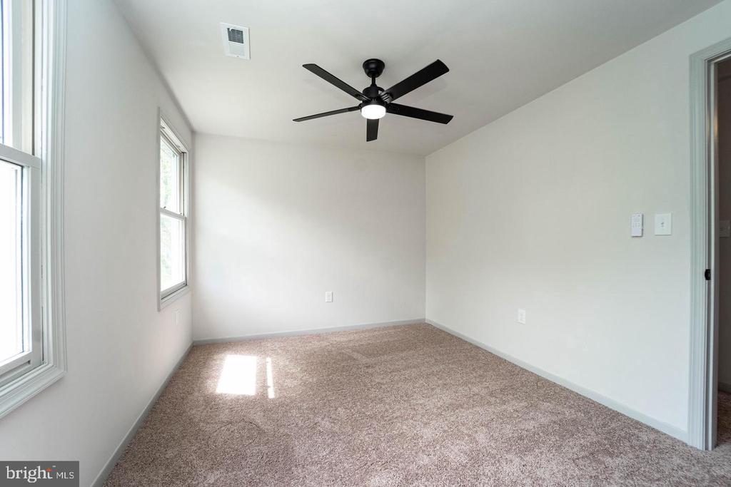 5704 BROADWATER PARKWAY