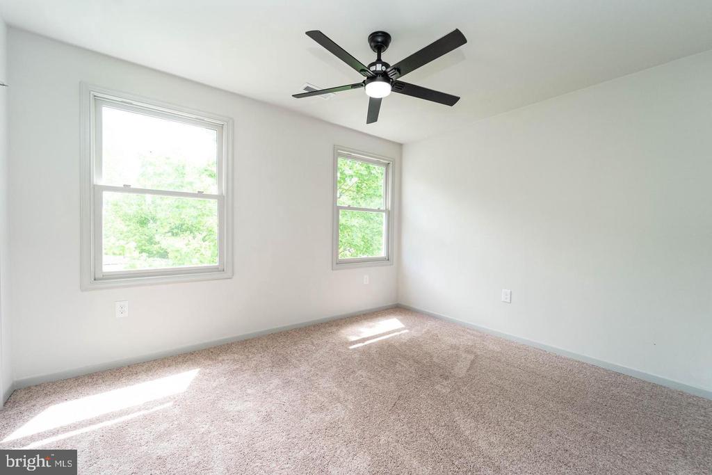 5704 BROADWATER PARKWAY