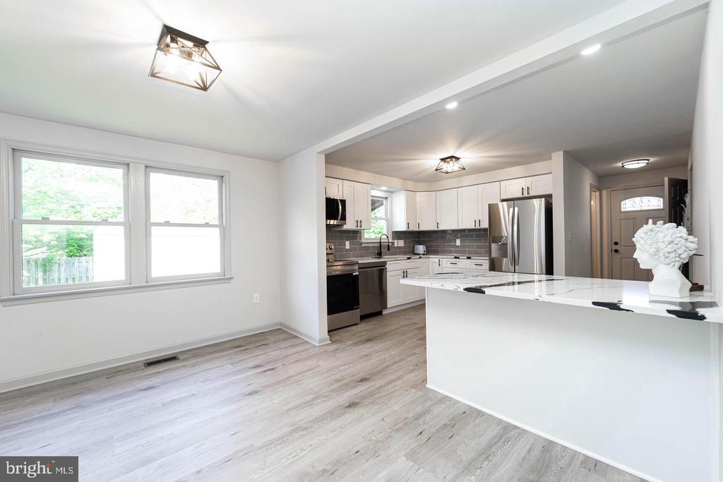5704 BROADWATER PARKWAY