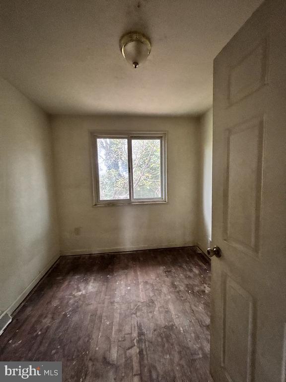 5203 DEAL DRIVE