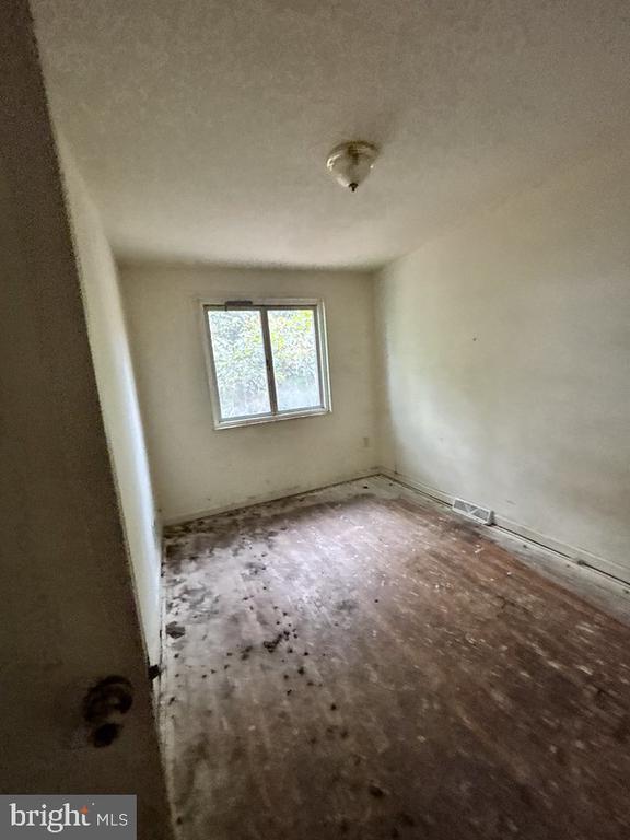 5203 DEAL DRIVE