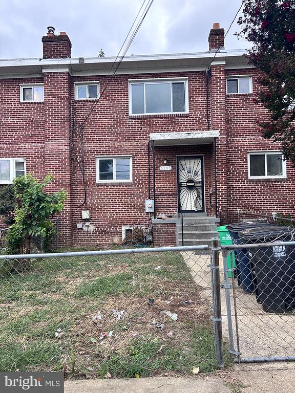 5203 DEAL DRIVE