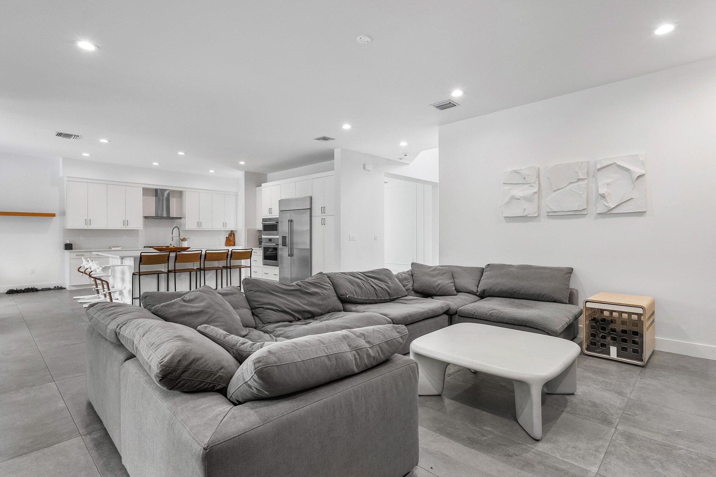 8227 Oceanus Drive