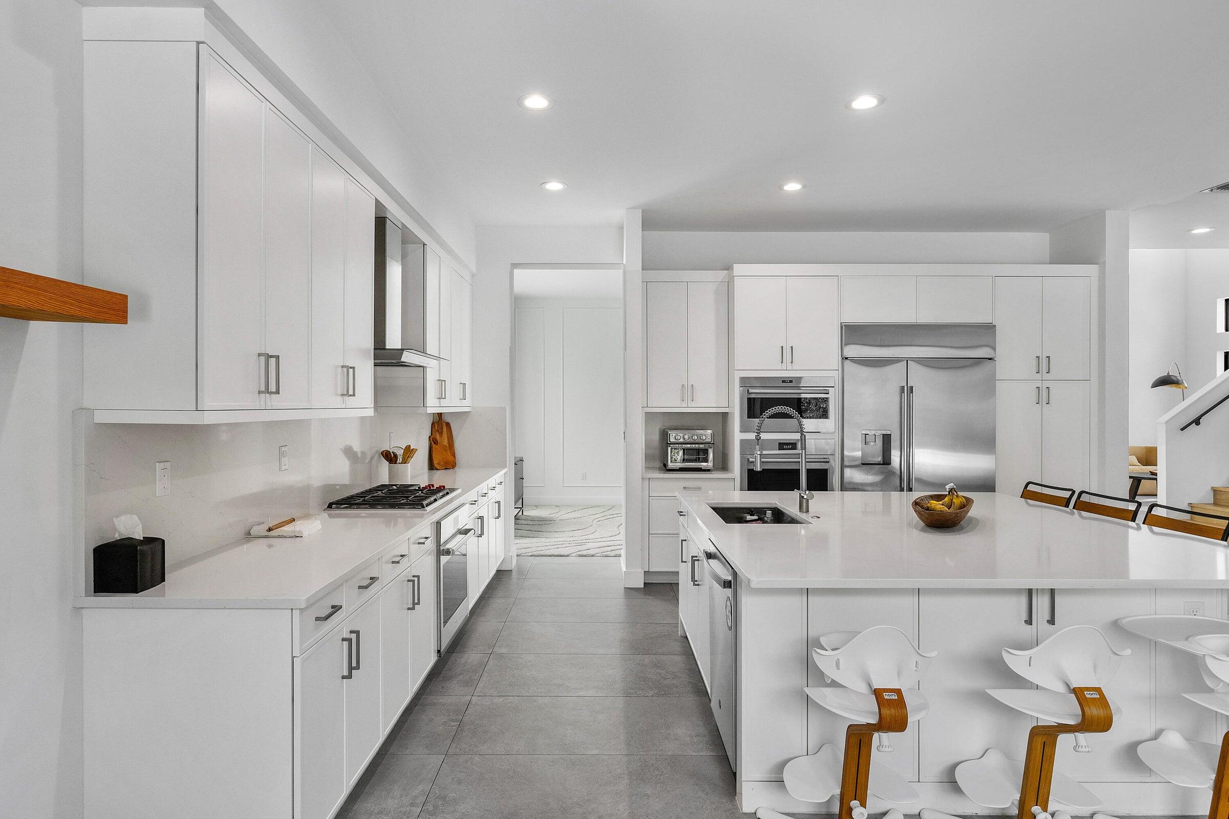 8227 Oceanus Drive
