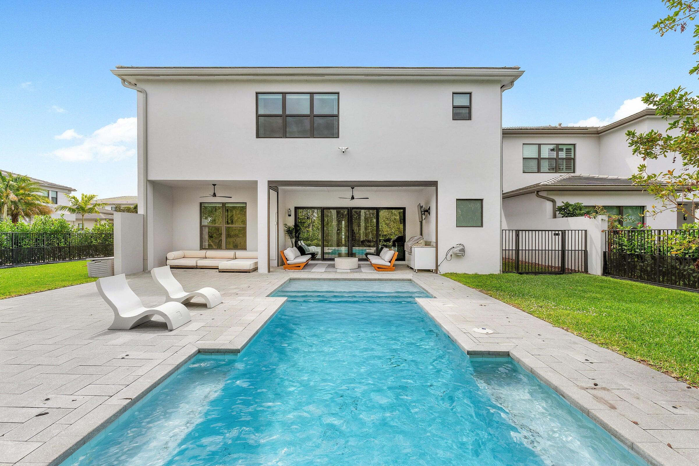 8227 Oceanus Drive
