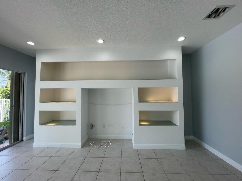 9544 Barletta Winds Pt Point