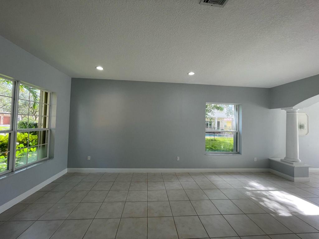 9544 Barletta Winds Pt Point