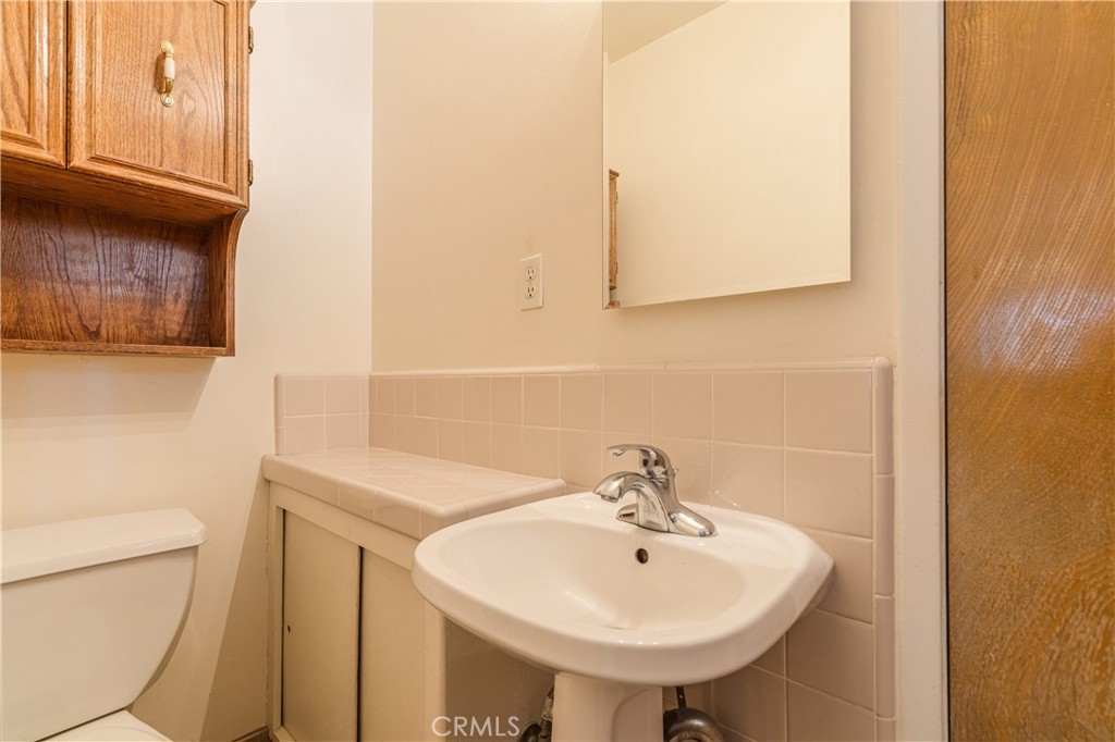 10024 Norwich Avenue