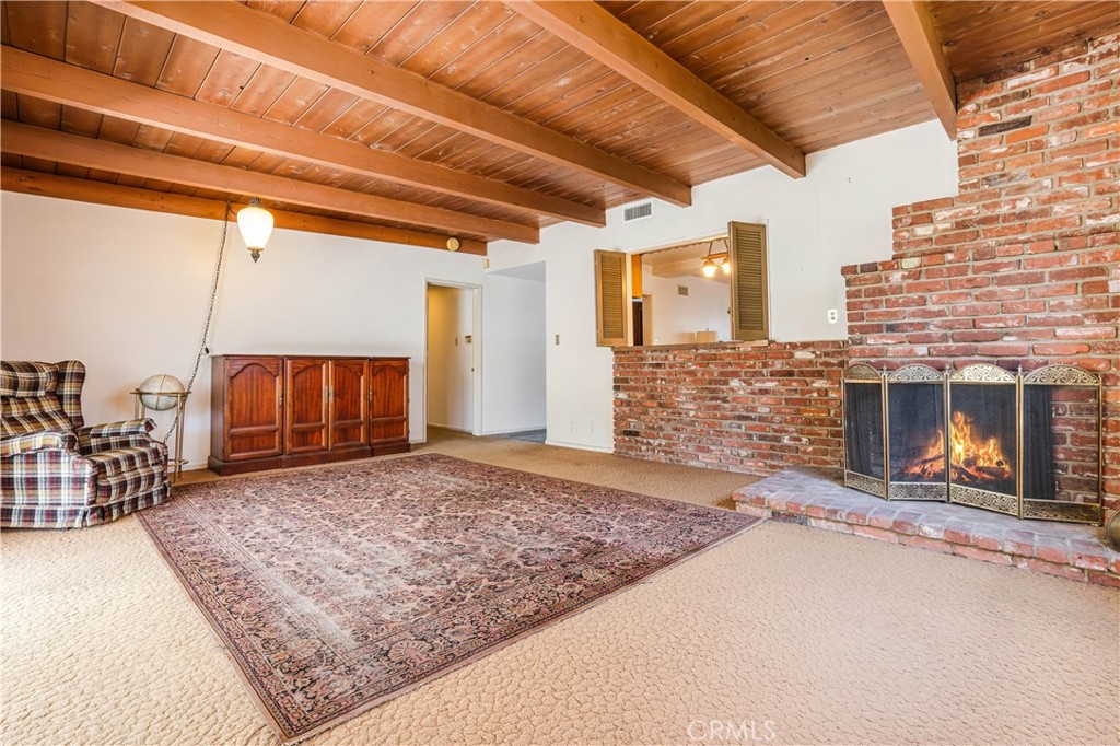 10024 Norwich Avenue