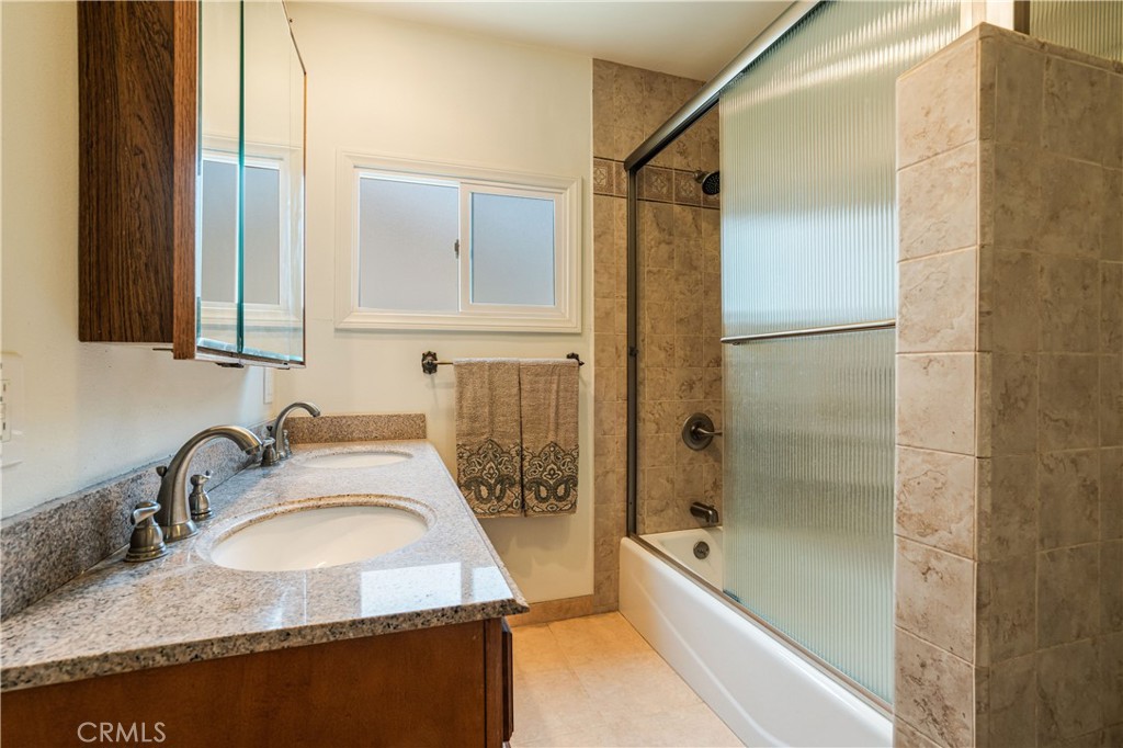 10024 Norwich Avenue