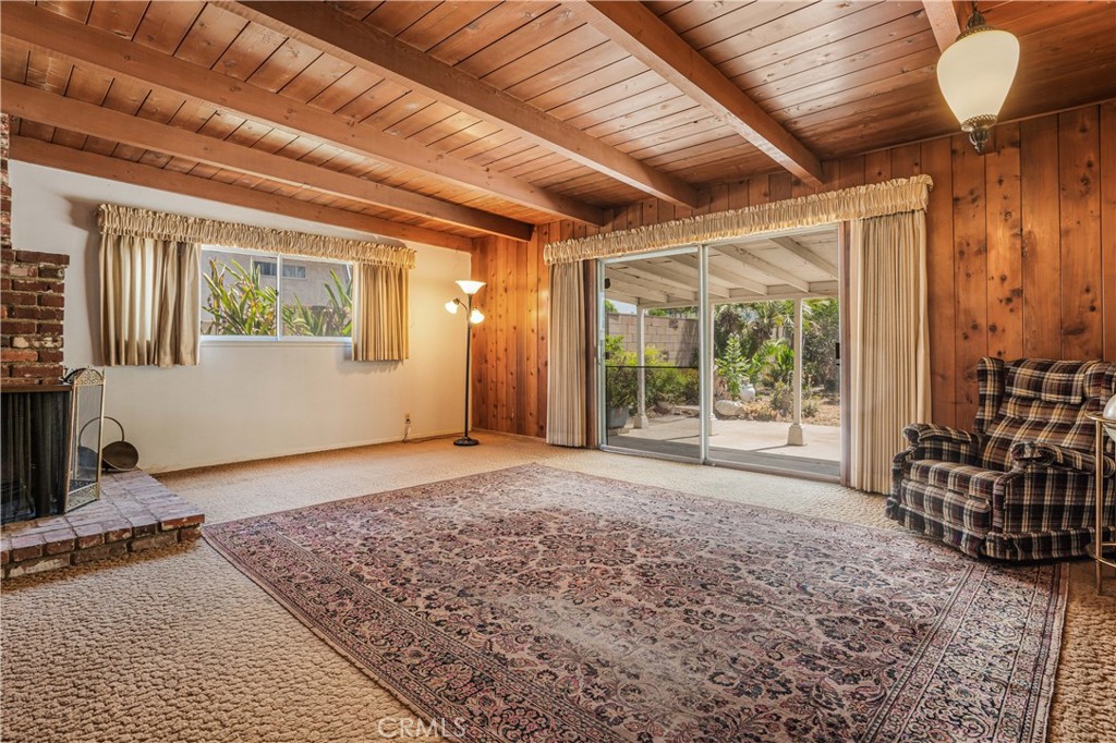 10024 Norwich Avenue