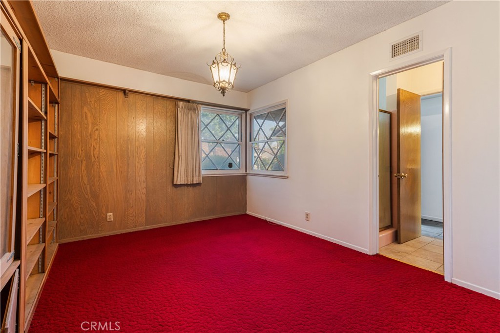 10024 Norwich Avenue