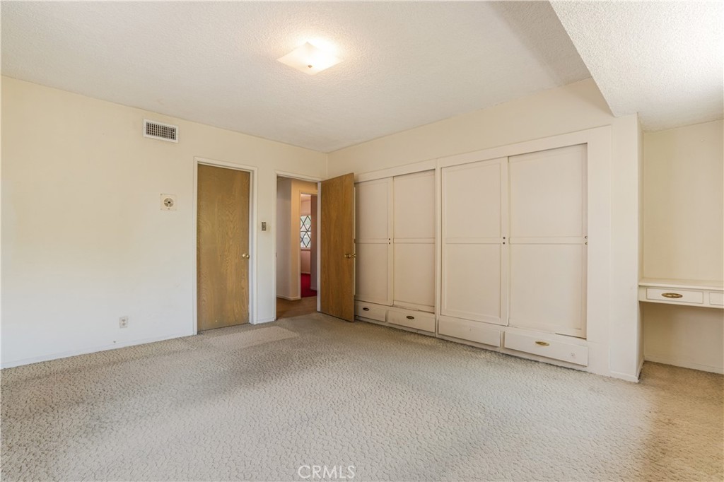 10024 Norwich Avenue