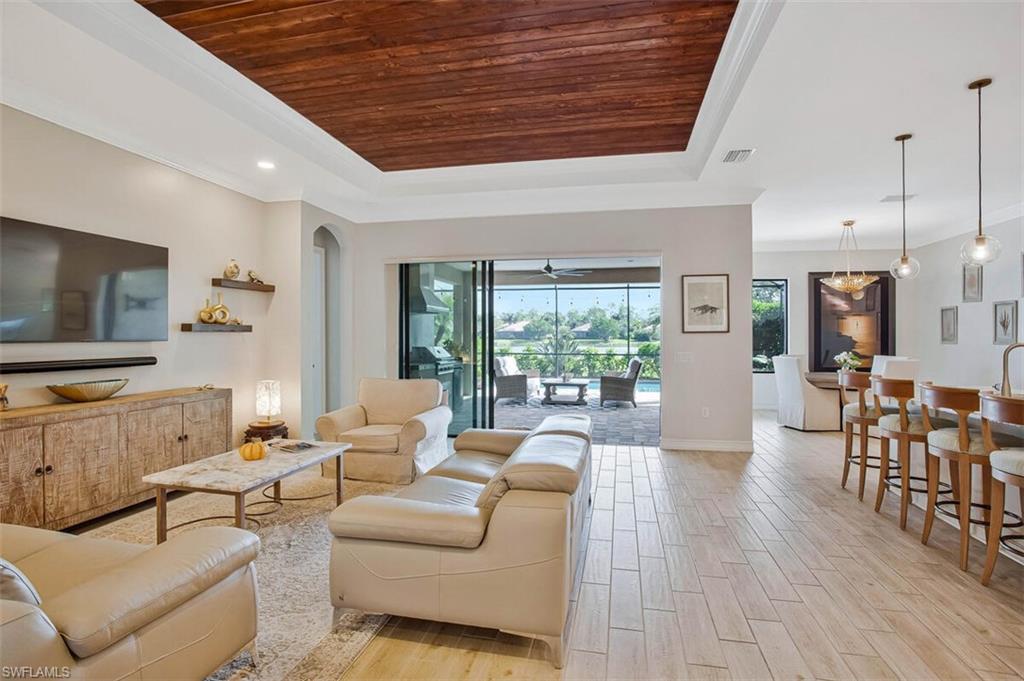 1422 Mockingbird DR, NAPLES