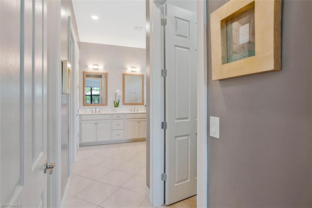 1422 Mockingbird DR, NAPLES