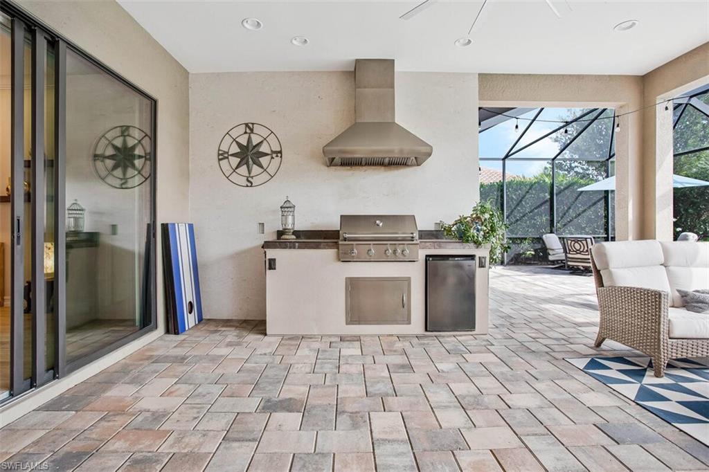 1422 Mockingbird DR, NAPLES