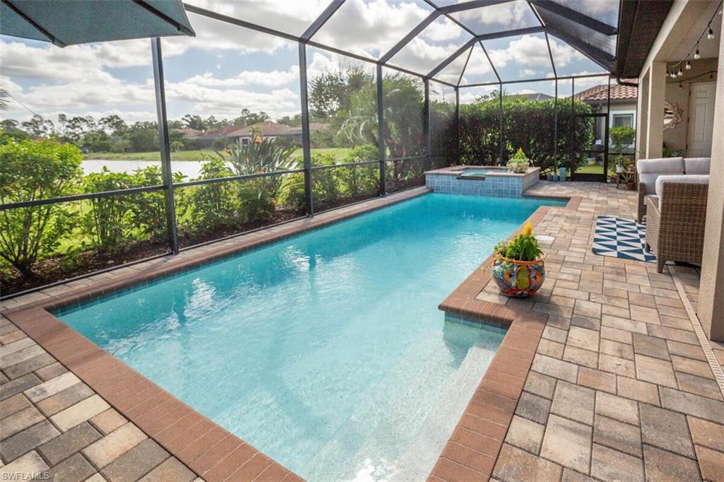 1422 Mockingbird DR, NAPLES