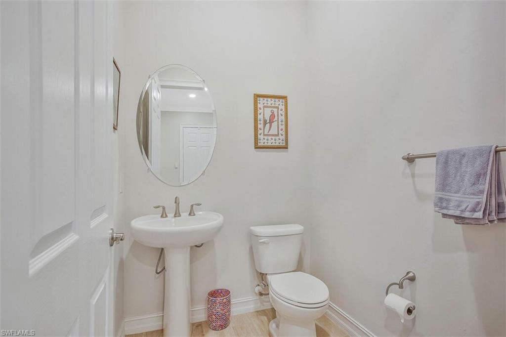 1422 Mockingbird DR, NAPLES