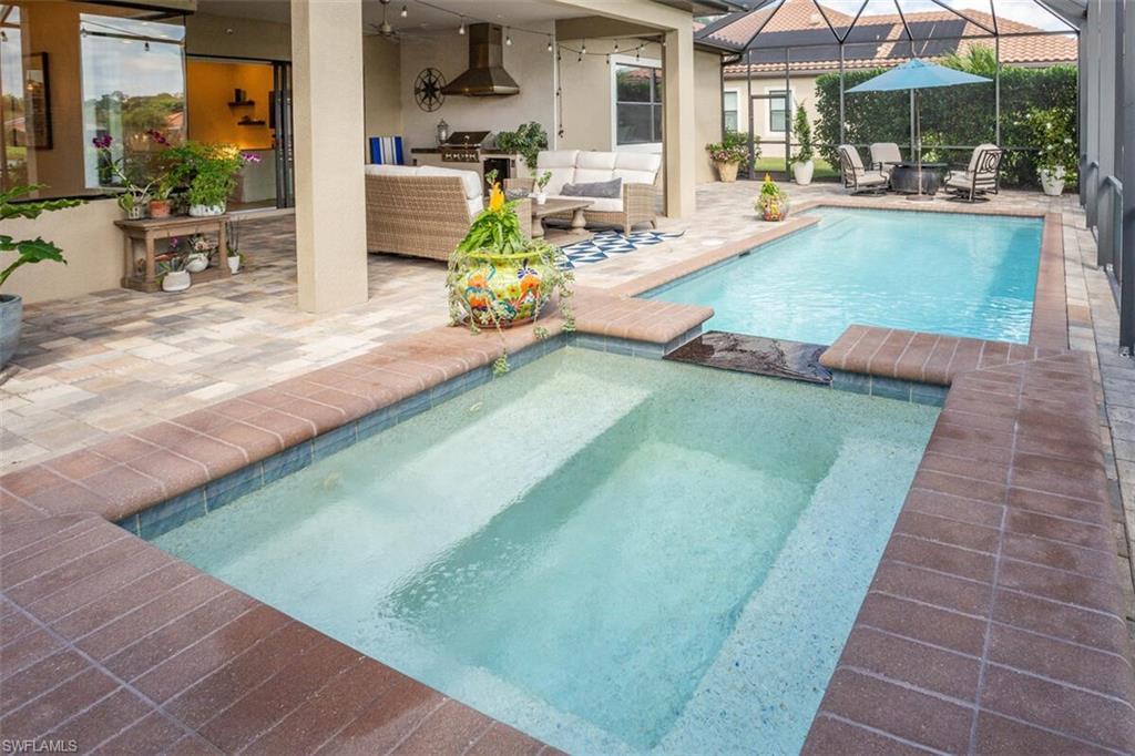 1422 Mockingbird DR, NAPLES