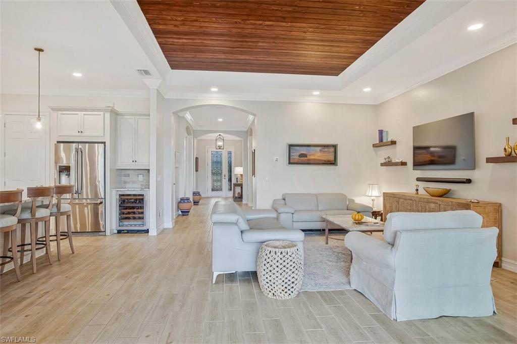 1422 Mockingbird DR, NAPLES