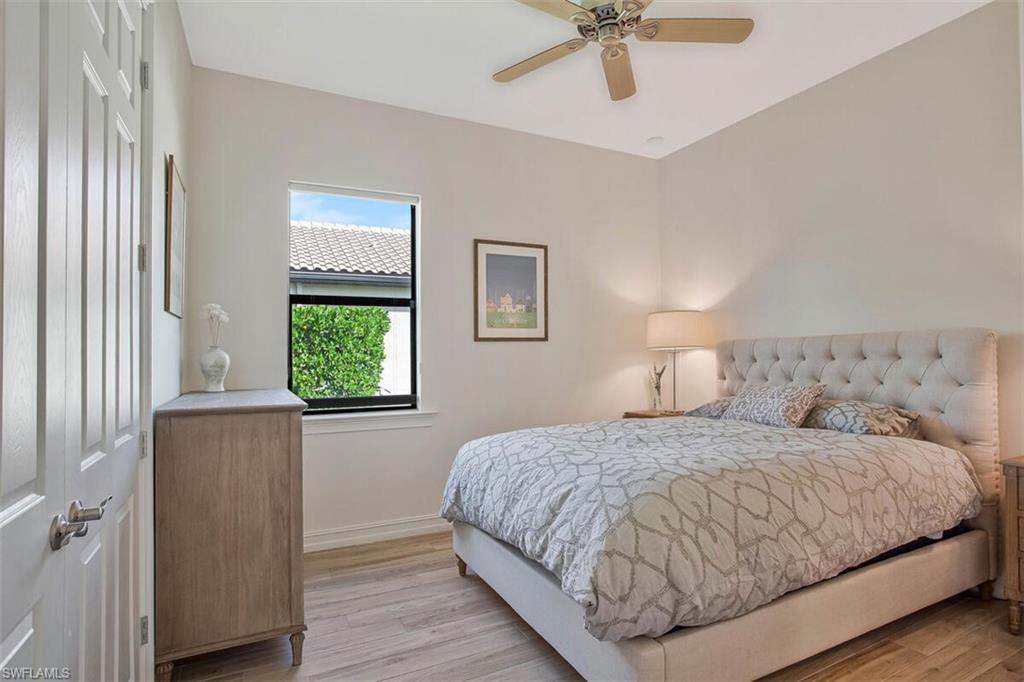 1422 Mockingbird DR, NAPLES