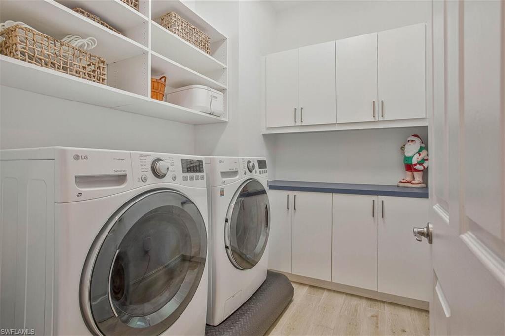 1422 Mockingbird DR, NAPLES