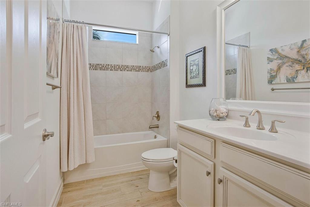 1422 Mockingbird DR, NAPLES