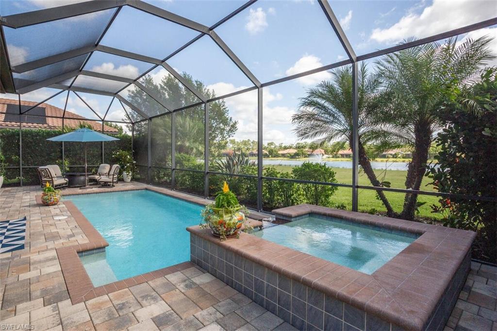 1422 Mockingbird DR, NAPLES