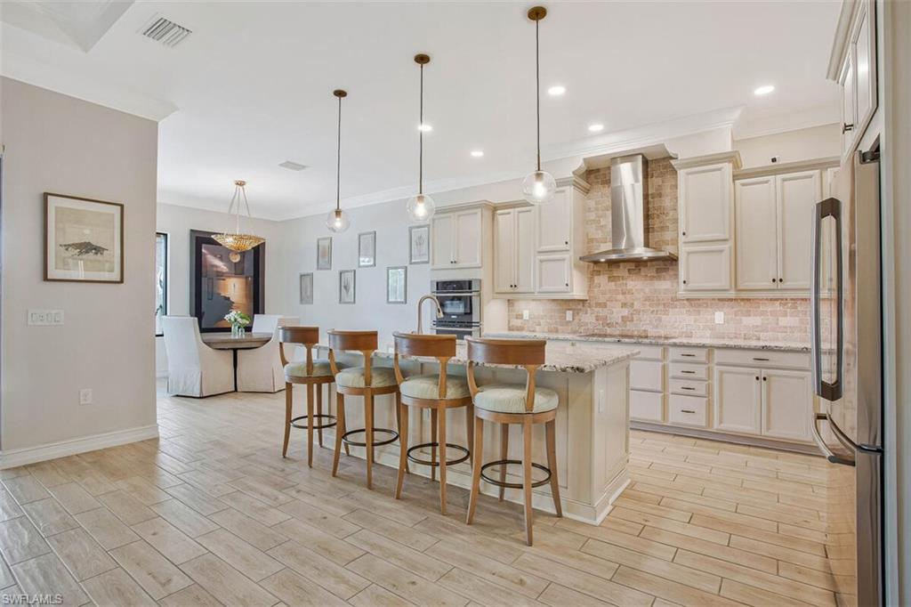 1422 Mockingbird DR, NAPLES