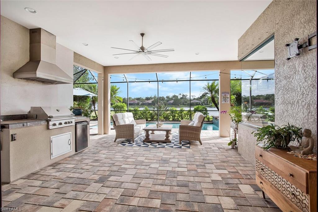 1422 Mockingbird DR, NAPLES