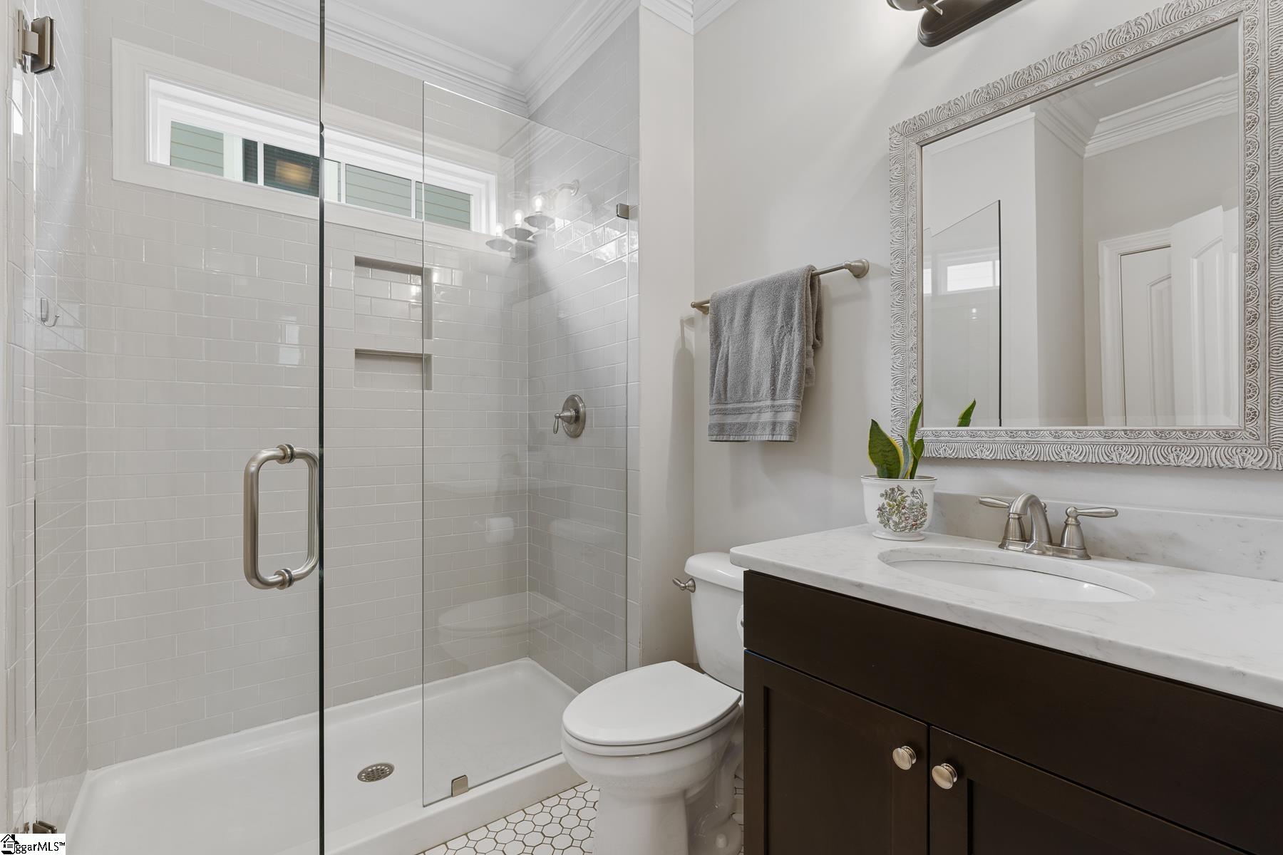 20 E Montclair Avenue