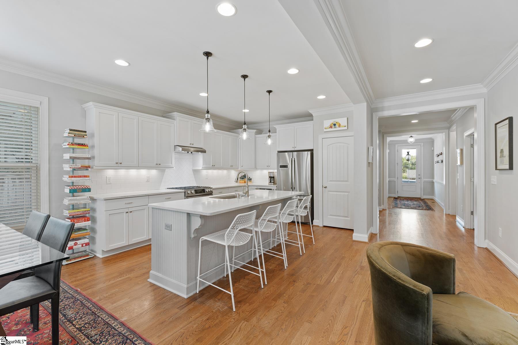 20 E Montclair Avenue