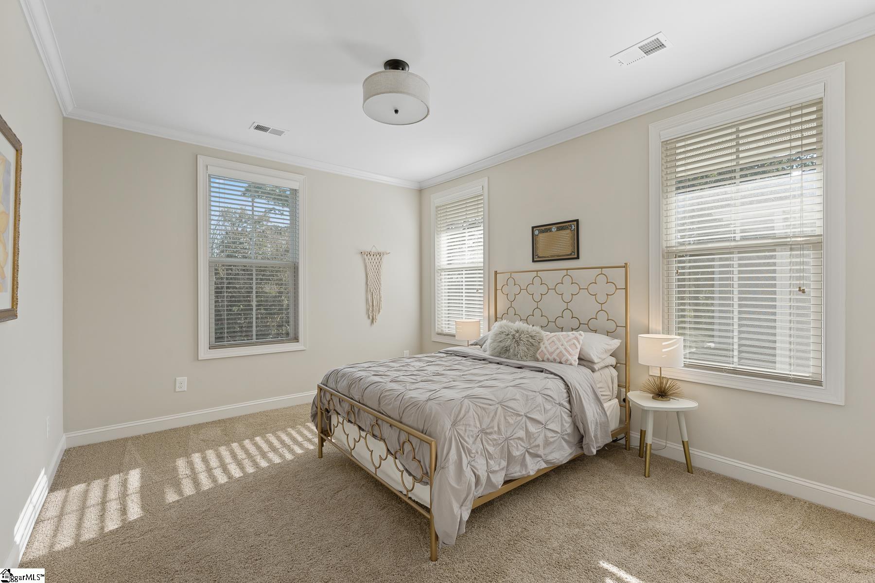 20 E Montclair Avenue