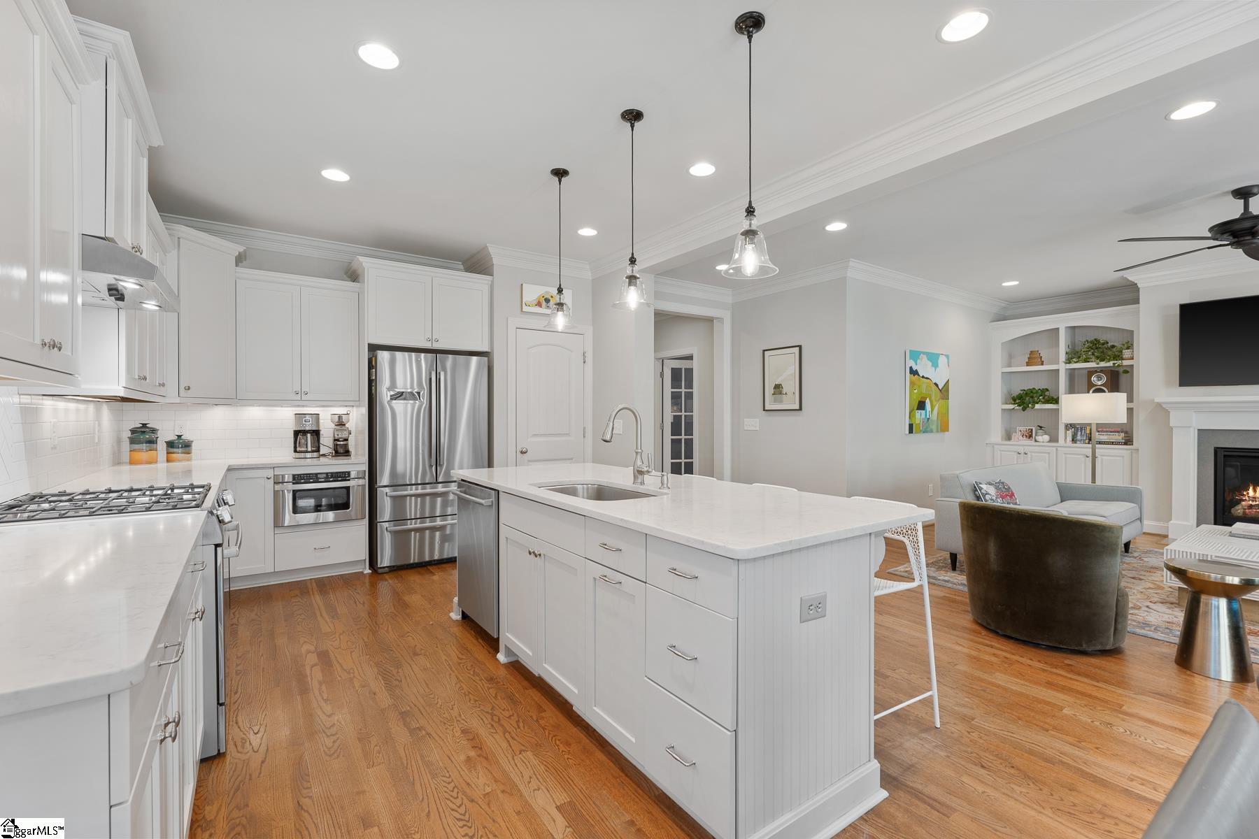 20 E Montclair Avenue