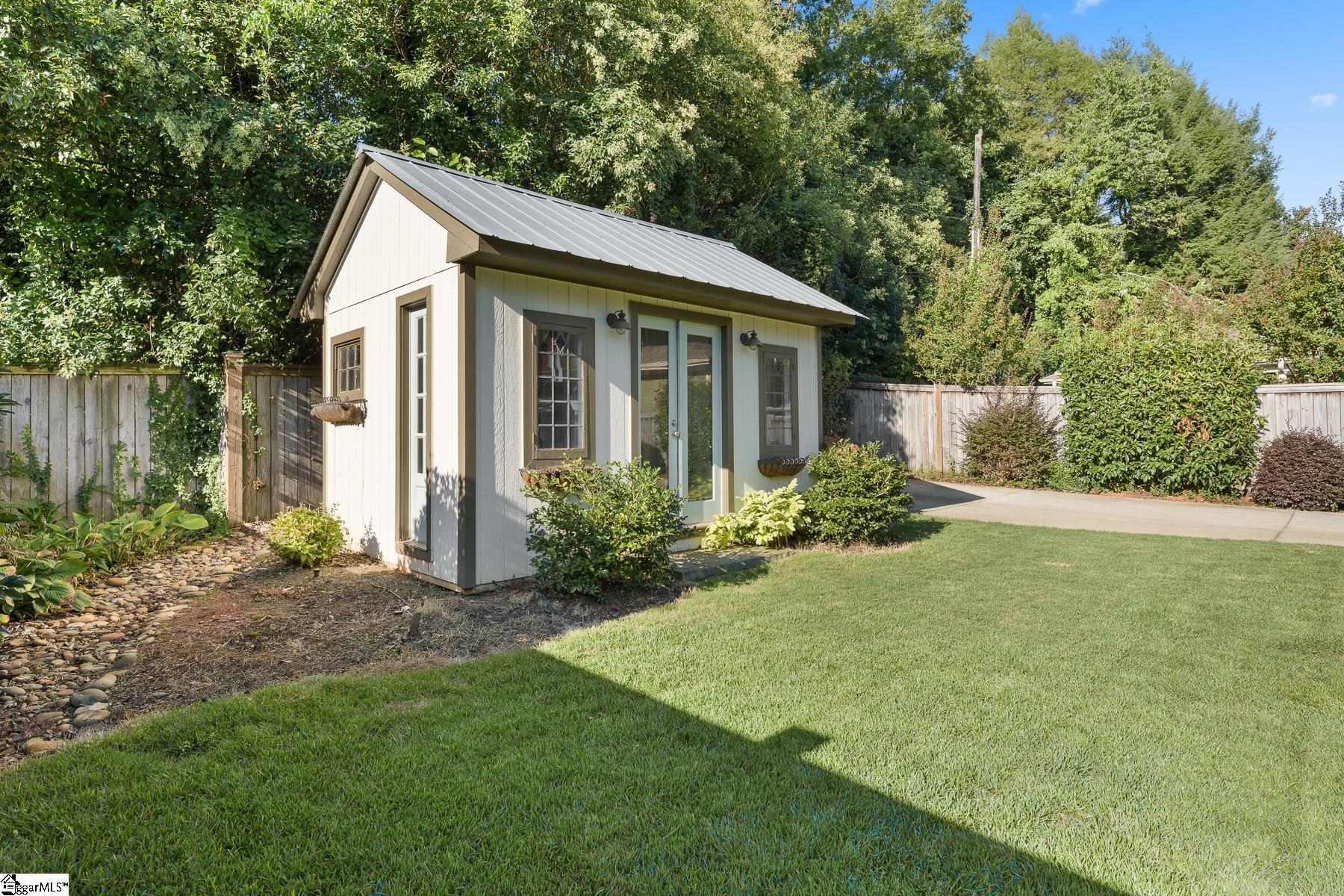 20 E Montclair Avenue