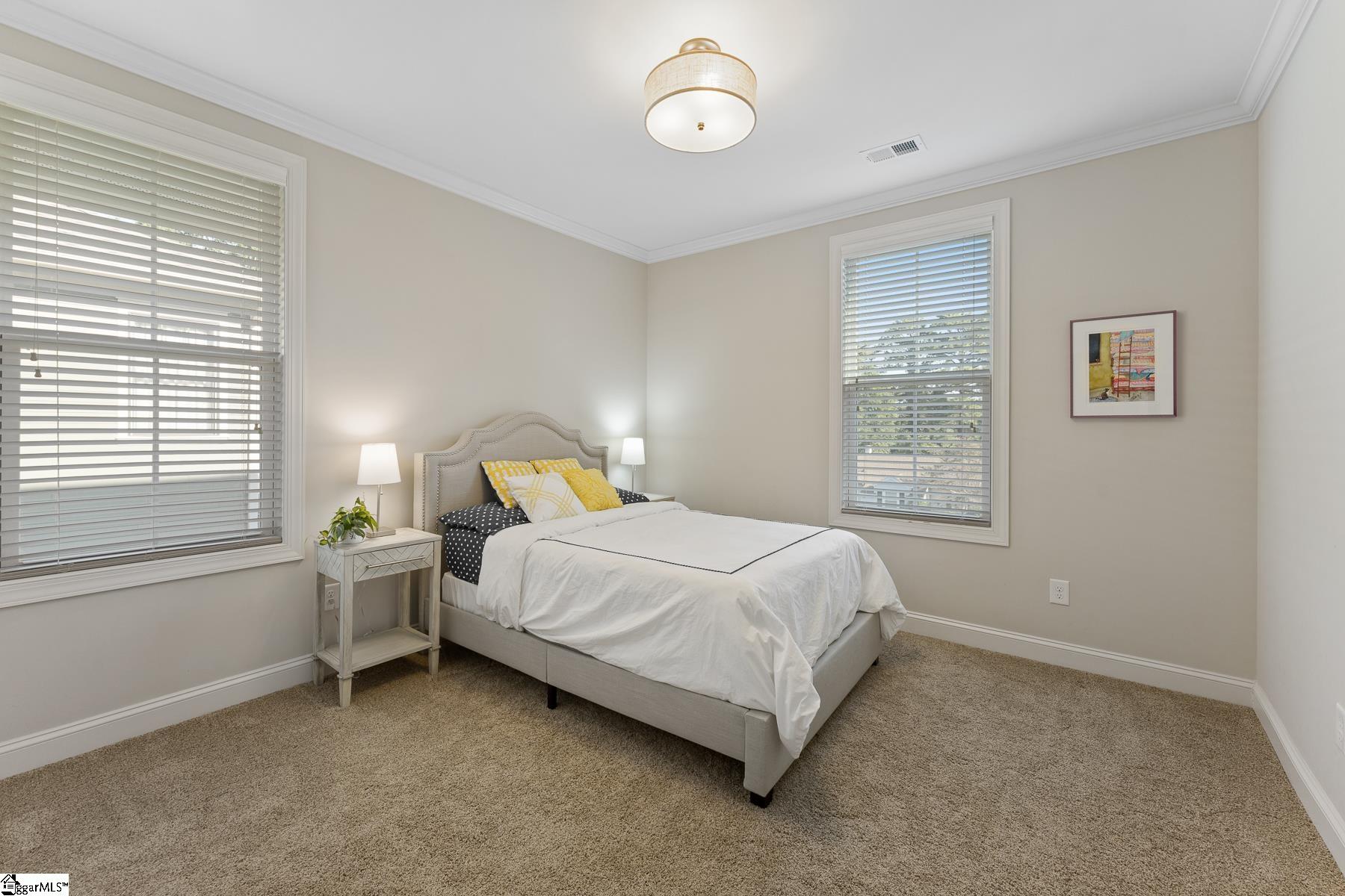 20 E Montclair Avenue