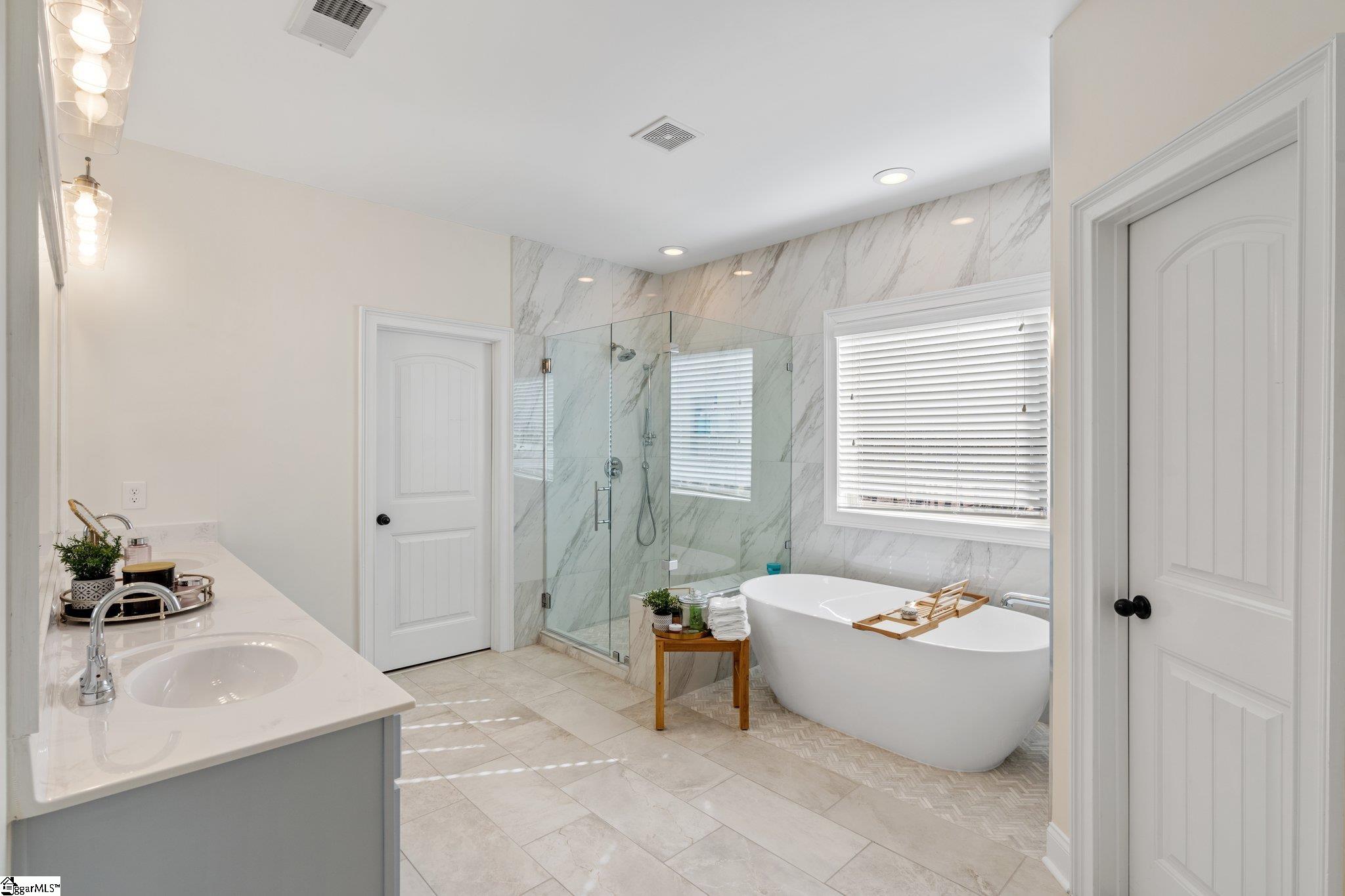 128 Ridgewater Court