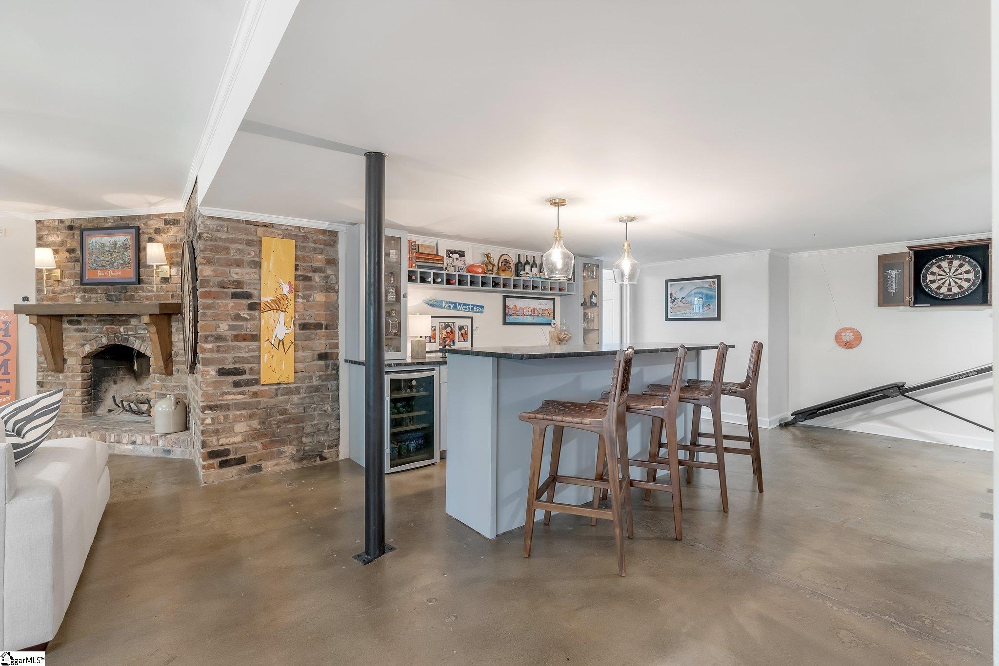143 W Seven Oaks Drive