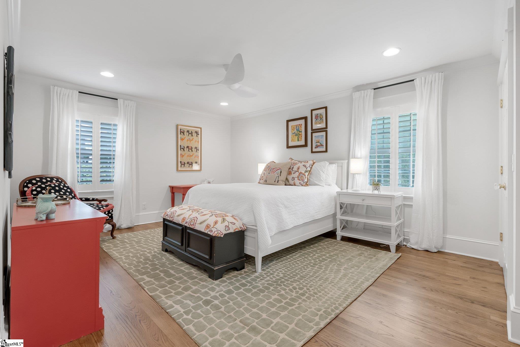 143 W Seven Oaks Drive