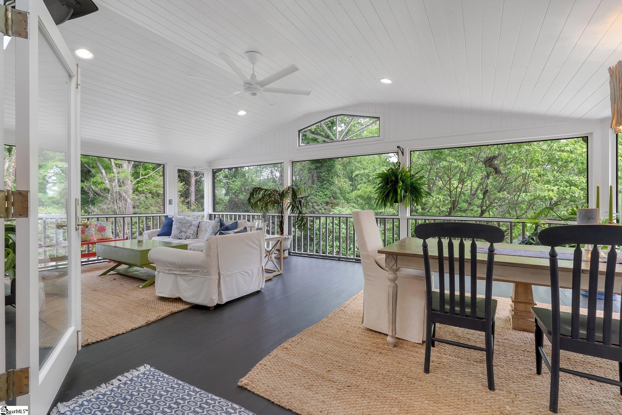 143 W Seven Oaks Drive