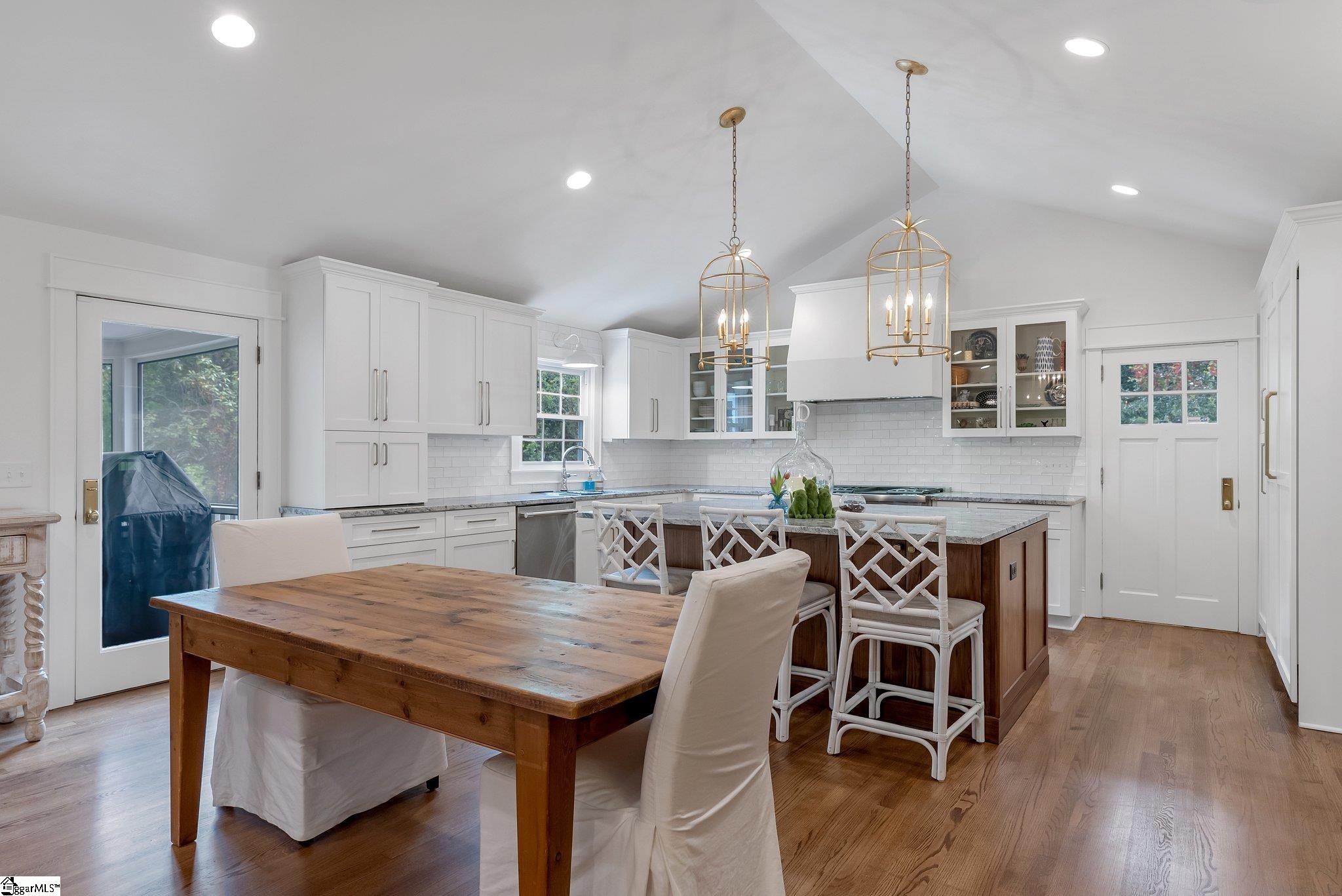 143 W Seven Oaks Drive