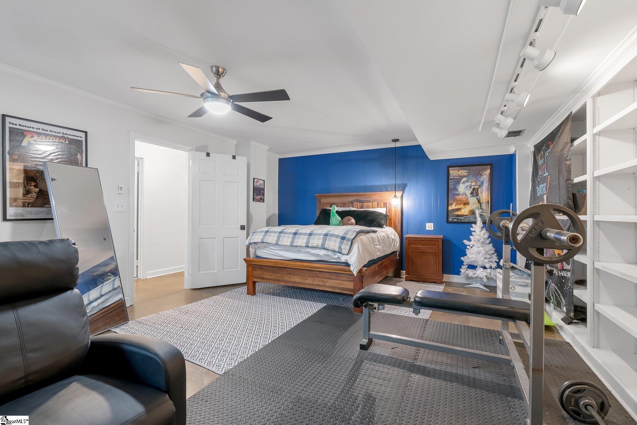 143 W Seven Oaks Drive