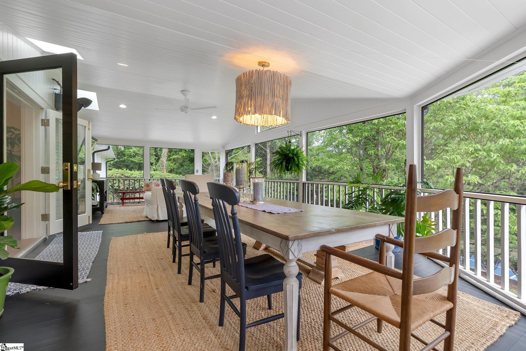 143 W Seven Oaks Drive