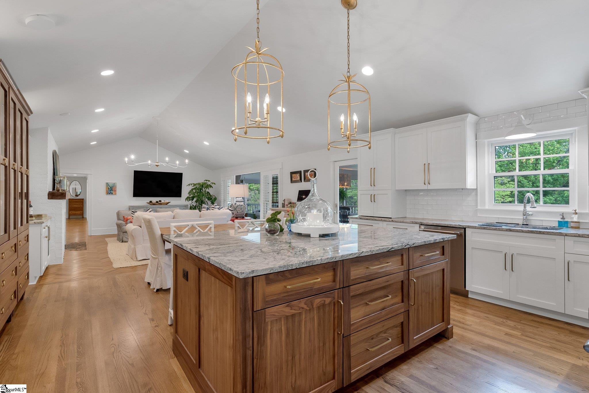 143 W Seven Oaks Drive