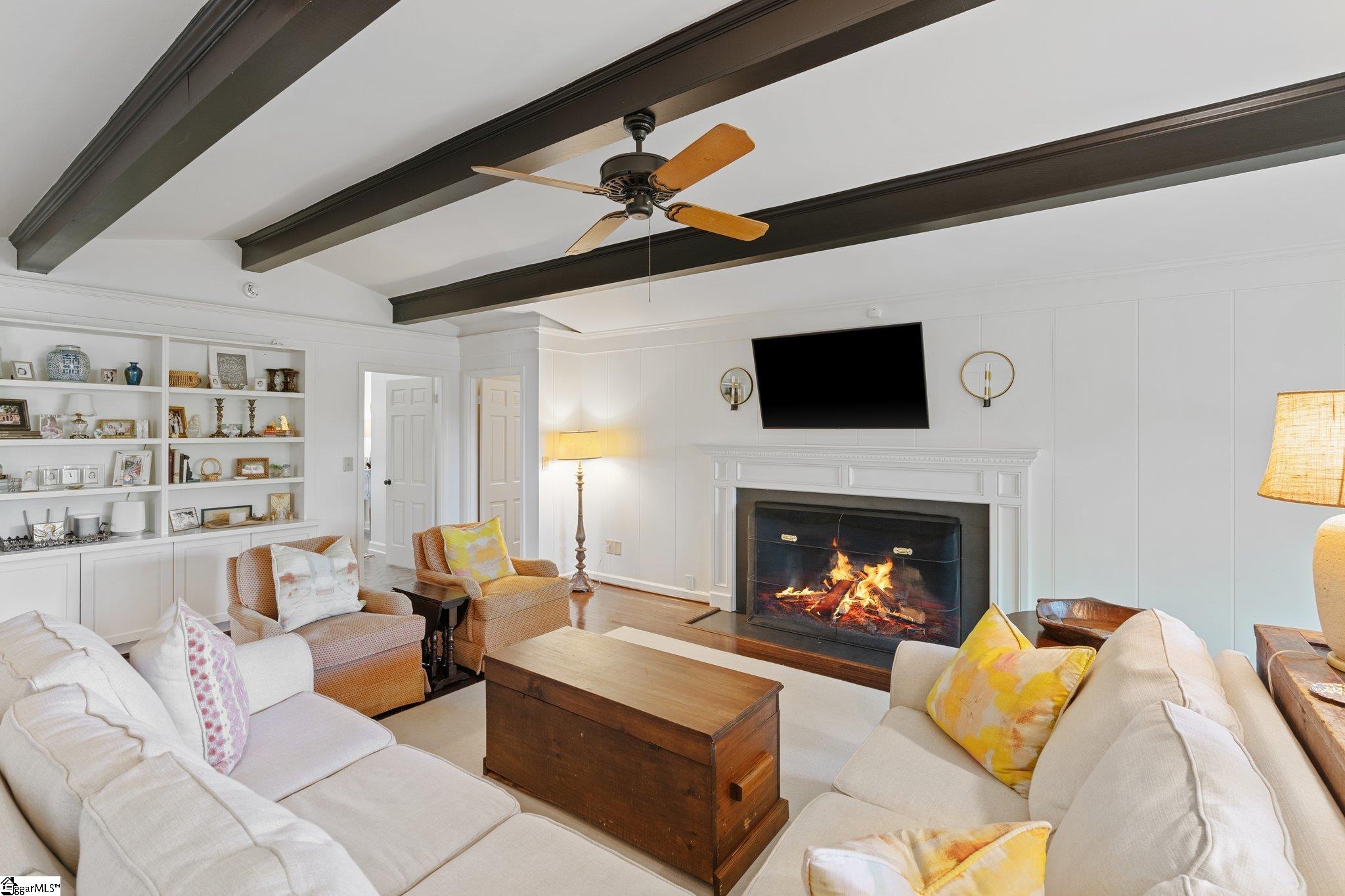 421 E Seven Oaks Drive