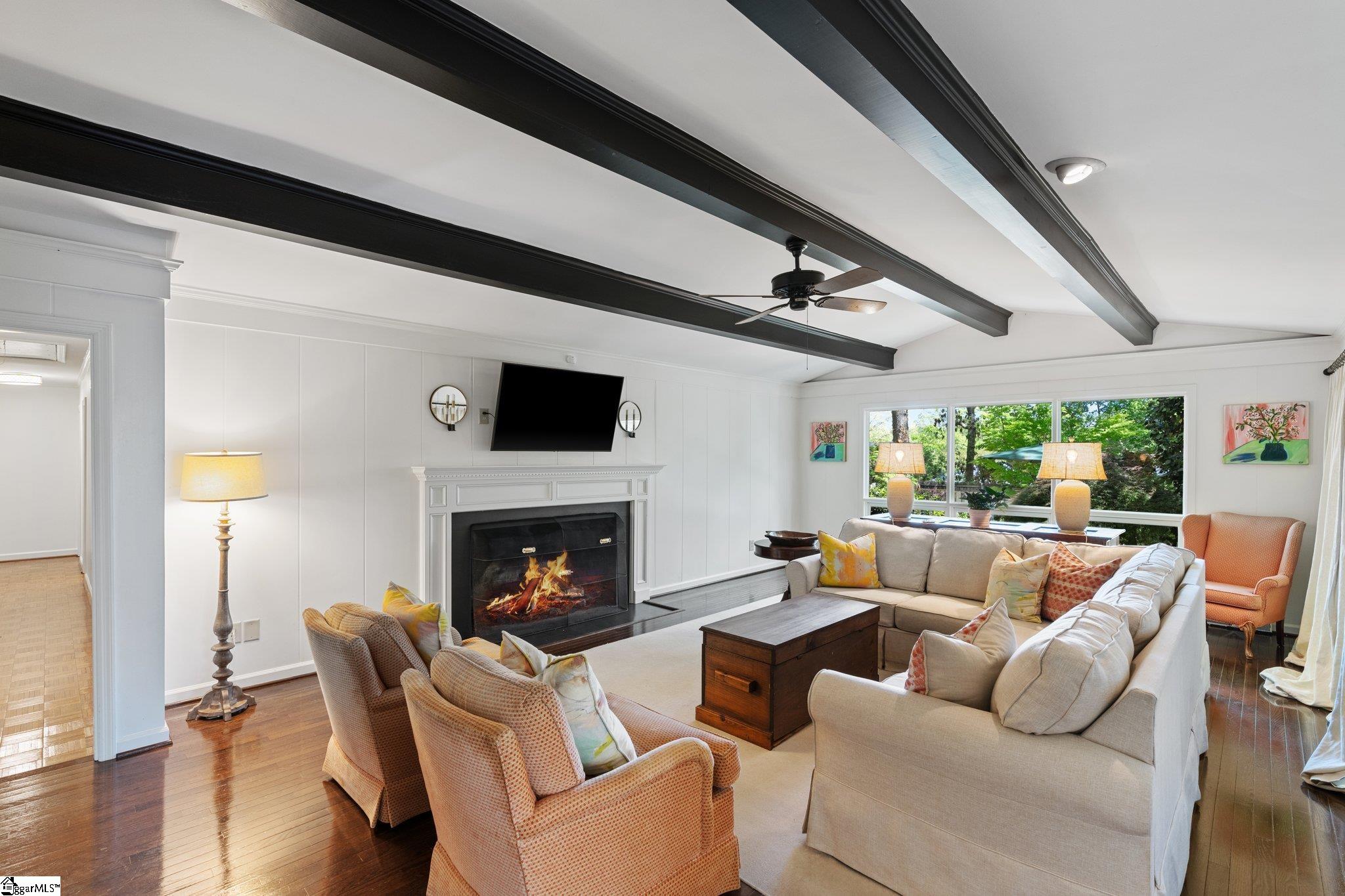 421 E Seven Oaks Drive