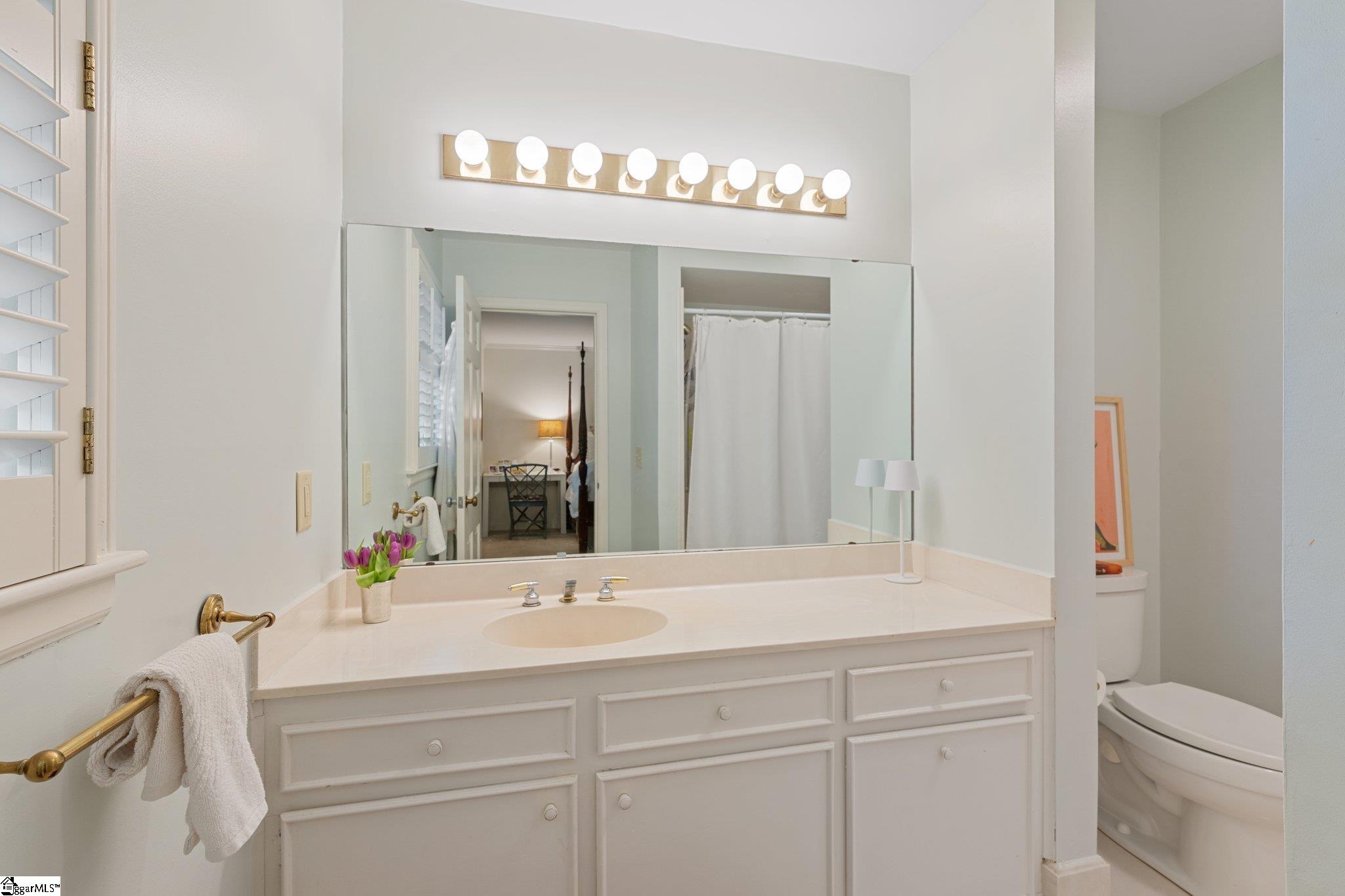 421 E Seven Oaks Drive