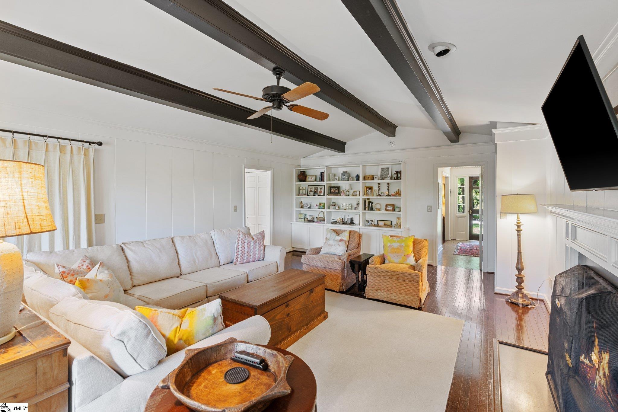 421 E Seven Oaks Drive